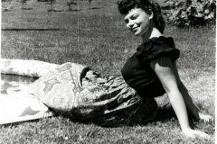 1952-Lillian-BeforeDunking